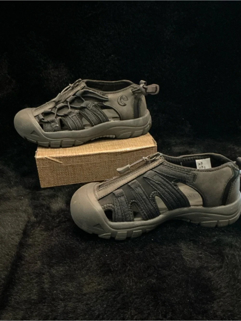 Youth Billy River Front-Zip Closed-Toe Sandals Waterproof Youth 12